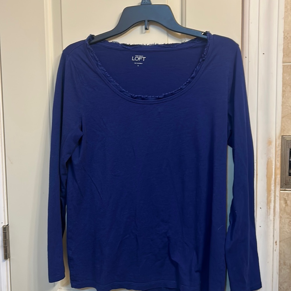 Size large longe sleeve blue Loft top.